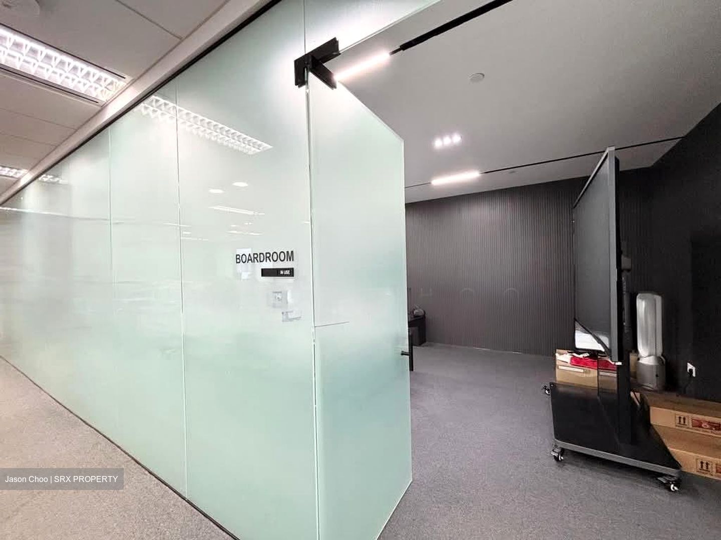 United Square (D11), Office #566883421